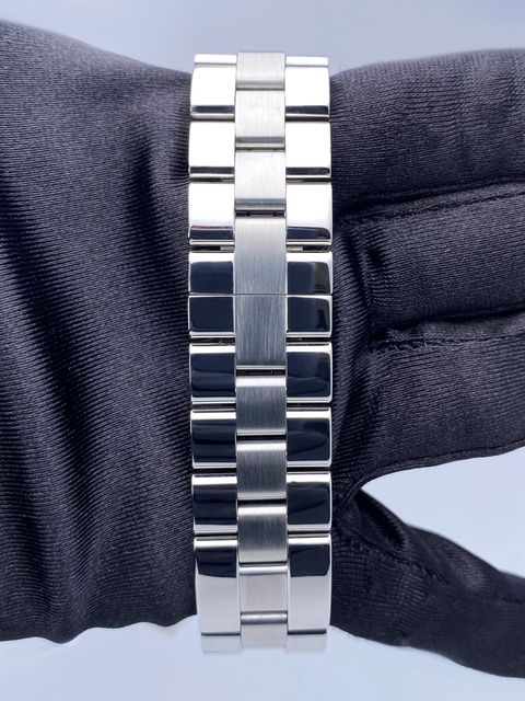 Cartier Roadster W62041V3 Image 6
